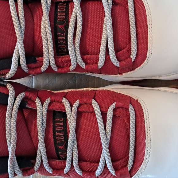 Jordan 11 retro Low Cherry bottom 2012 - Picture 14 of 14